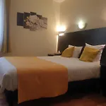 Hotel Restaurant Aux Deux Roses 3*