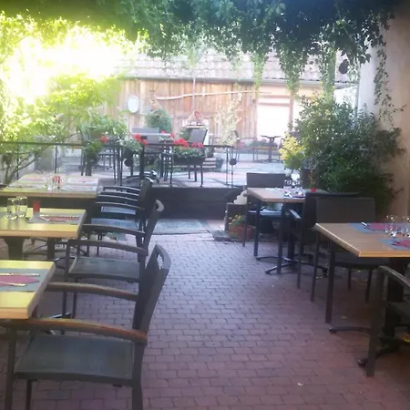 Restaurant Aux Deux Roses 3*