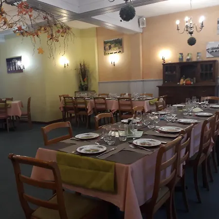 Restaurant Aux Deux Roses Отель Нёф-Бризах