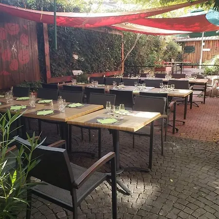 Restaurant Aux Deux Roses 3*