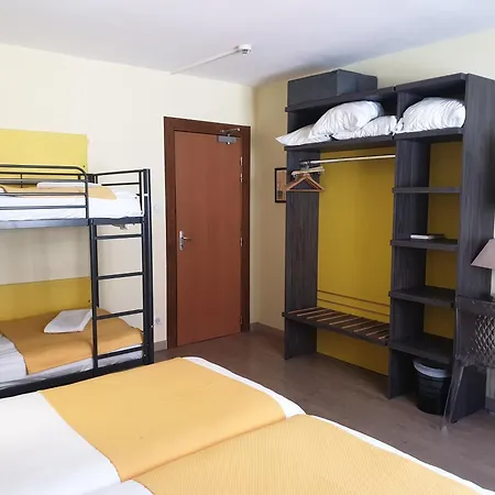 Hotel Restaurant Aux Deux Roses 3*