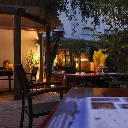 Отель Restaurant Aux Deux Roses