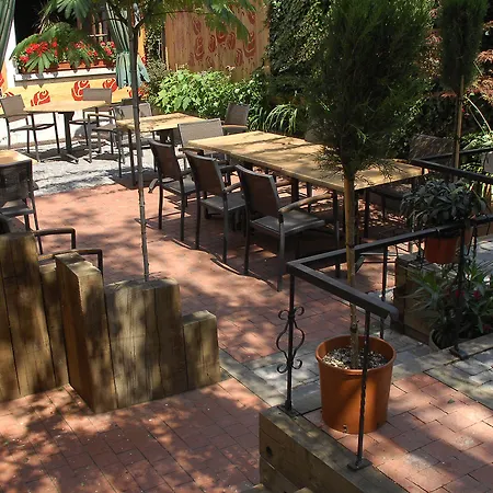 Отель Restaurant Aux Deux Roses Нёф-Бризах