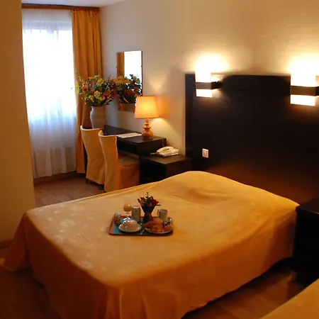 Restaurant Aux Deux Roses 3* Нёф-Бризах