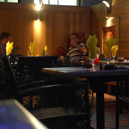 Hotel Restaurant Aux Deux Roses