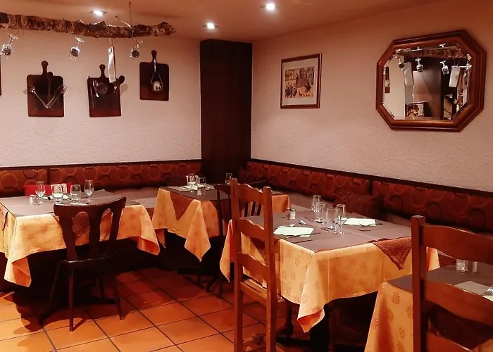Restaurant Aux Deux Roses 호텔 3*