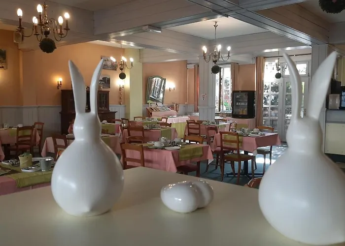 Restaurant Aux Deux Roses Hotel 3*