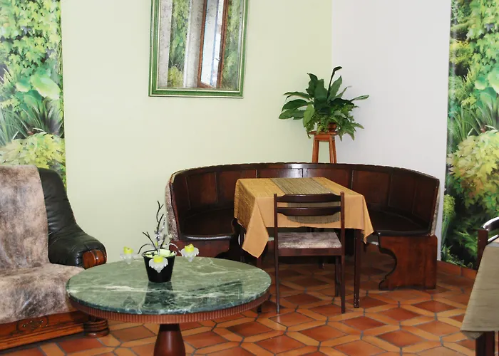 Restaurant Aux Deux Roses فندق