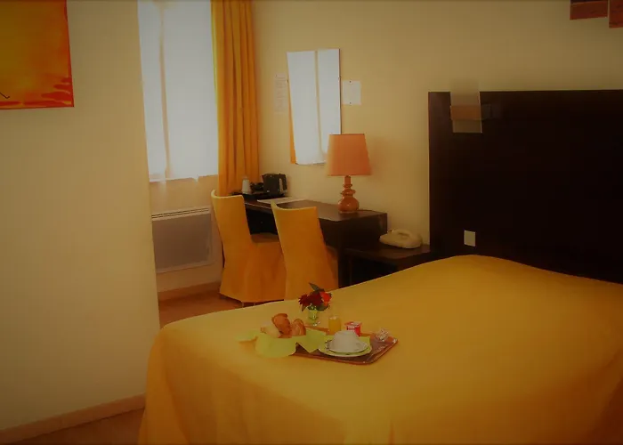 Restaurant Aux Deux Roses نيوف-بريساش