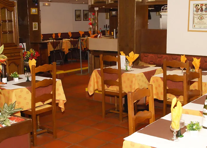 Restaurant Aux Deux Roses 호텔 3*